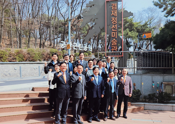 3f426600_1-2.jpg