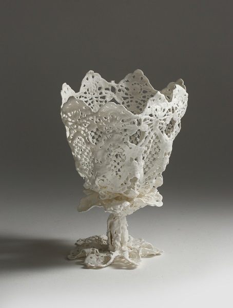 3dadc439_13.%25ED%2595%2598%25EC%2584%25B8%25ED%259D%25AC%252C%2Bfragile-she%252C%2Bceramic%252C%2B2014.jpg